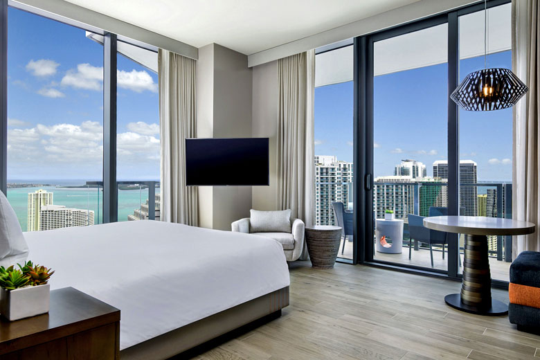 Corner King room with spectacular views, EAST Miami