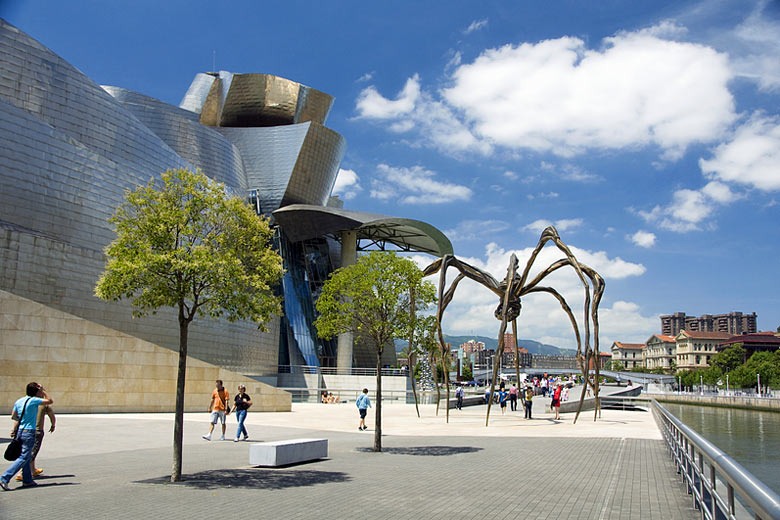 Maman spider sculpture by Louise Bourgeois, Bilbao, Spain