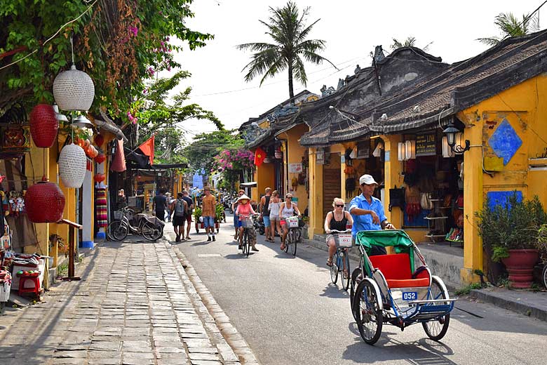 Exploring the old town of Hoi An by bicycle