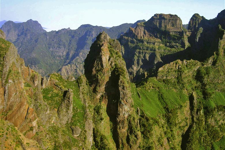 The ridge that links Pico Arieiro to Pico Ruivo