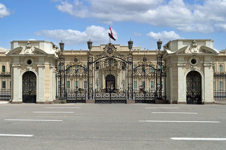 Abdeen Palace beyond the gates Abdeen Palace beyond the gates