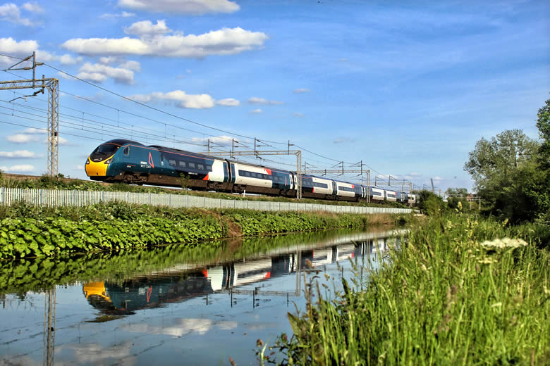 Avanti West Coast pendolino train near Anstey, Leicestershire Avanti West Coast pendolino train near Anstey, Leicestershire