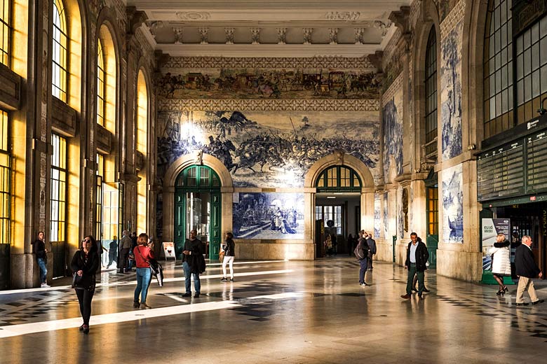 Azulejo tiles on the walls of São Bento Railway Station, Porto Azulejo tiles on the walls of São Bento Railway Station, Porto