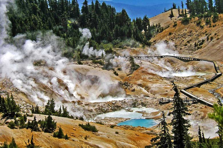 Bumpass Hell hot springs, Lassen Volcanic National Park © Don Graham - Flickr Creative Commons