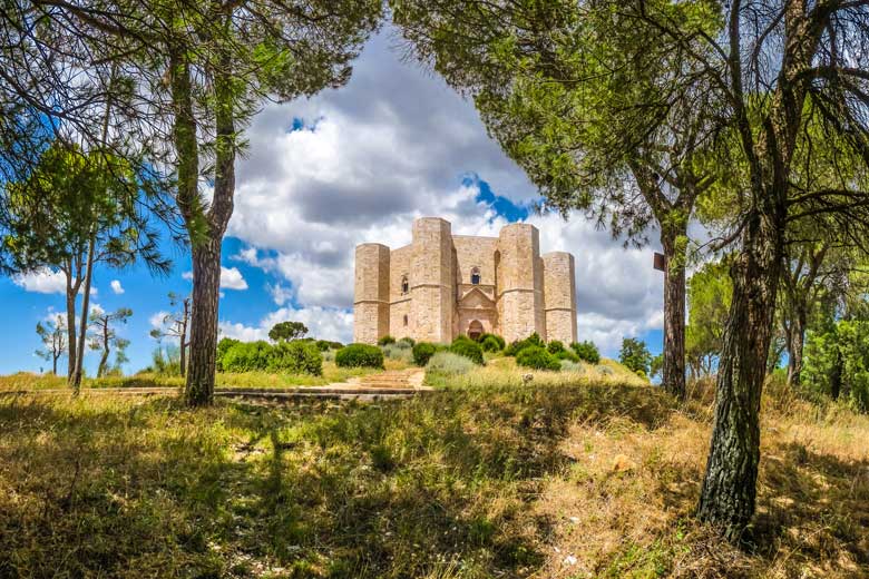 The Castel del Monte, Puglia, Italy © JFL Photography - Fotolia.com The Castel del Monte, Puglia, Italy © JFL Photography - Fotolia.com