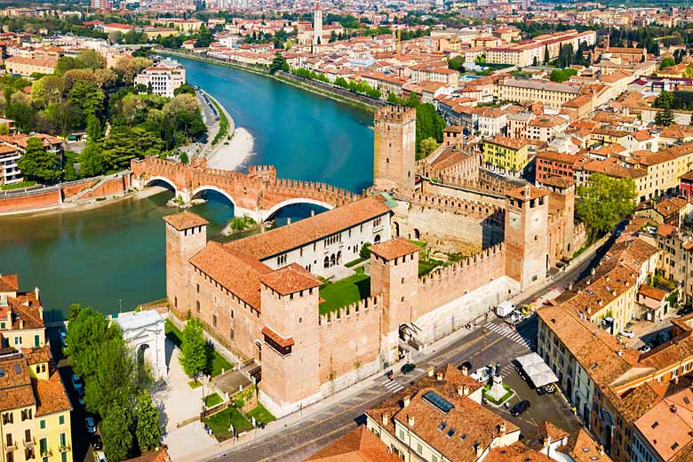 Castelvecchio and Ponte Scaligero bridge Castelvecchio and Ponte Scaligero bridge
