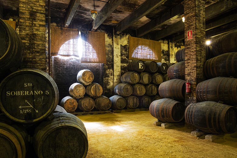 Cellar in Bodega Gonzalez Byass, Jerez de la Frontera © Thomas Dressler - Alamy Stock Photo