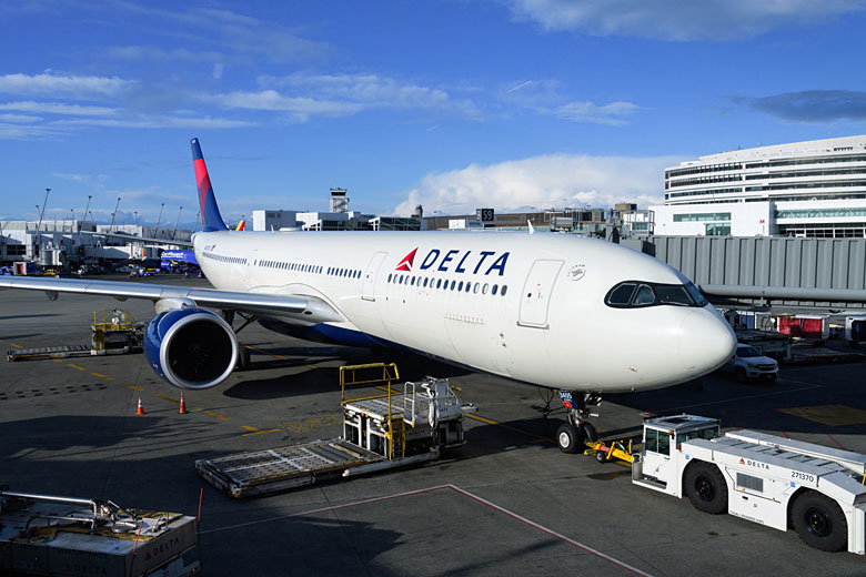 Delta flight departing from Seattle-Tacoma Seatac Airport Delta flight departing from Seattle-Tacoma Seatac Airport