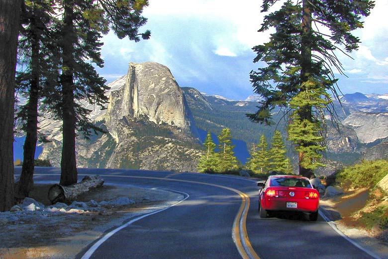 Driving in the USA - Yosemite National Park, California © Dawn Endico - Flickr Creative Commons Driving in the USA - Yosemite National Park, California © Dawn Endico - Flickr Creative Commons