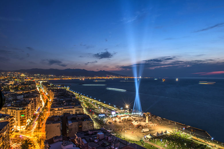 Dusk on Izmir's waterfront, Turkey © Emirkoo - Fotolia.com 