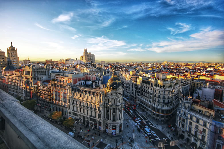 Edificio Metropolis, Gran vía - Madrid, Spain - photo by Jorge Fernández Salas on Unsplash Edificio Metropolis, Gran vía - Madrid, Spain - photo by Jorge Fernández Salas on Unsplash