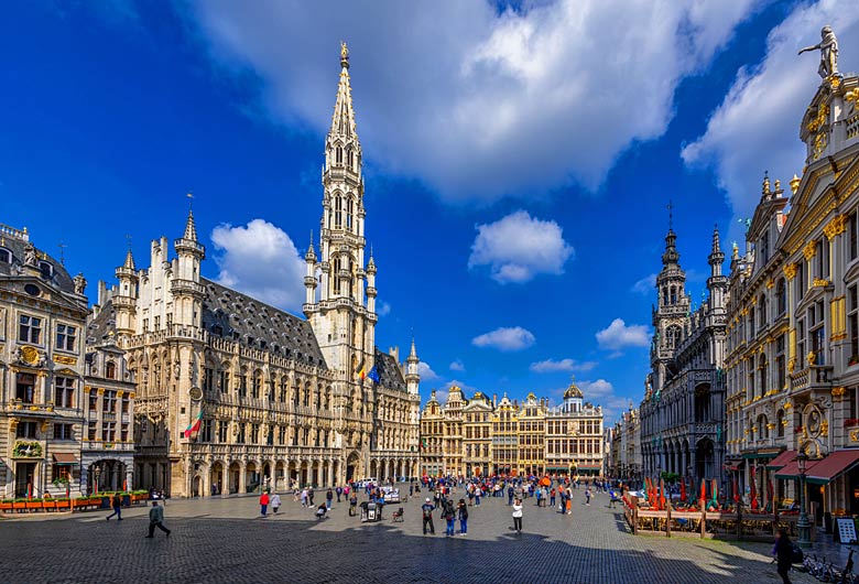 Travel to Brussels, Belgium with Eurostar © Ekaterina Belova - Adobe Stock Image