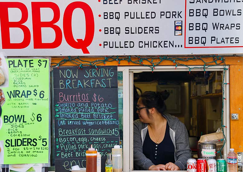 Food cart feasts, Portland, Oregon, USA © Joshua Rainey - Alamy Stock Photo