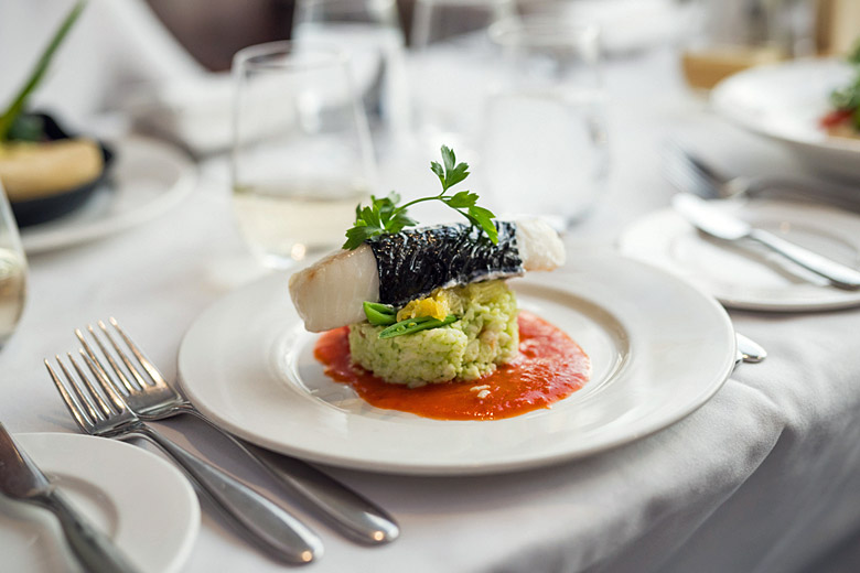 Gold Leaf dining onboard the Rocky Mountaineer