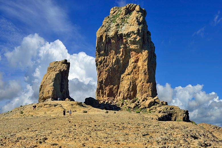 Hiking to the Roque Nublo outcrop on Gran Canaria © Oleg Znamenskiy - Adobe Stock Image