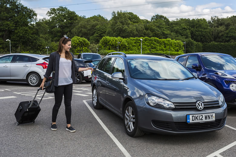 Holiday Extras airport parking