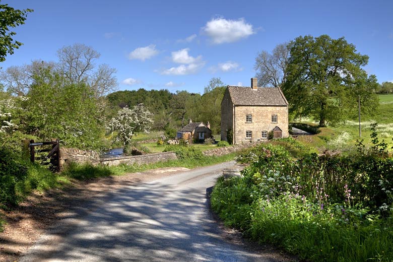 The Plum Guide offers holiday homes in the Cotswolds © Andrew Roland - Dreamstime.com