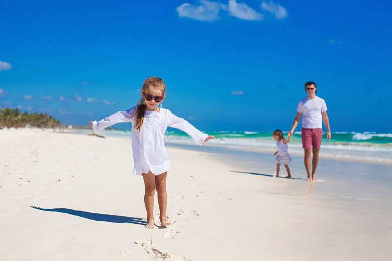 How to save money on holiday bookings online