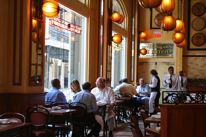 The Oyster Bar at Bourbon House, New Orleans © Jean-Paul Gisclair - NewOrleansOnline.com