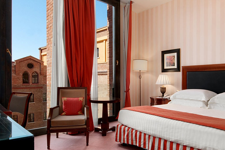 King Deluxe Room at the Hilton Molino Stucky King Deluxe Room at the Hilton Molino Stucky