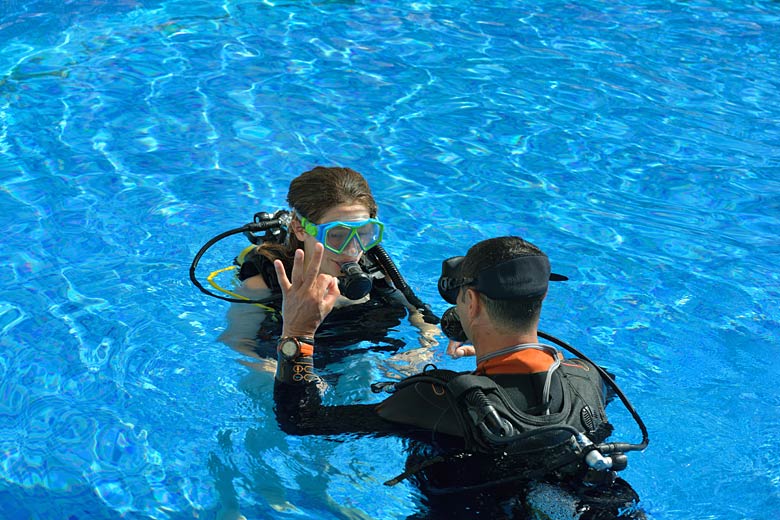Learn to dive in the Maldives Learn to dive in the Maldives