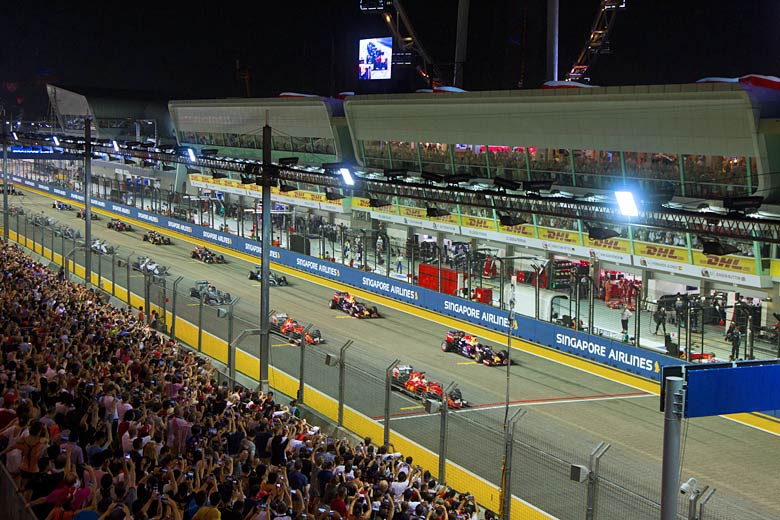 Lights out at the start of the Singapore Grand Prix © Chung Jin Mac - Alamy Stock Photo