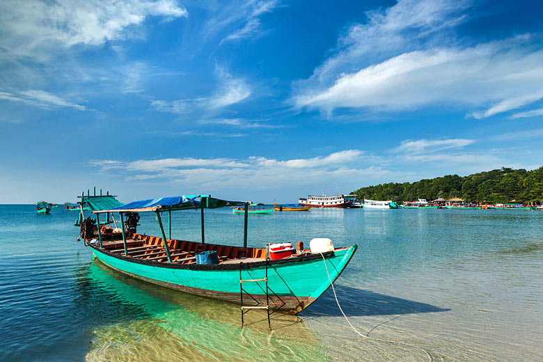 Long-tail boats offer access to the best beaches in Cambodia © Dmitry Rukhlenko - Fotolia.com