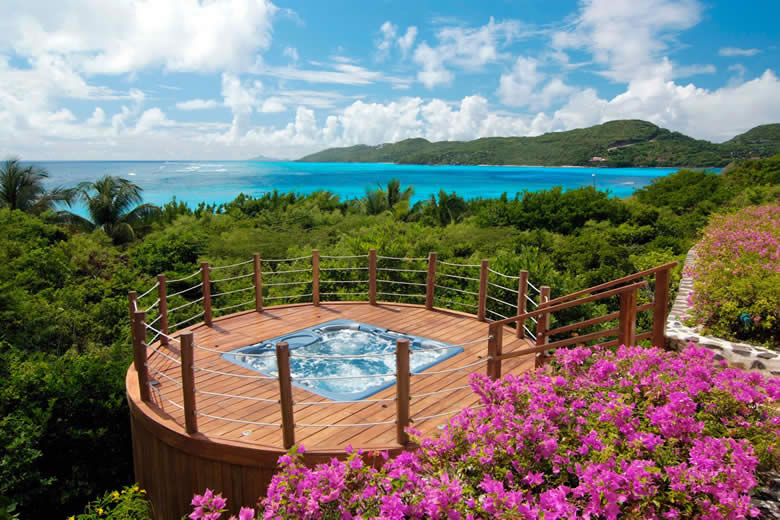 Luxury Caribbean villas with a jacuzzi Luxury Caribbean villas with a jacuzzi