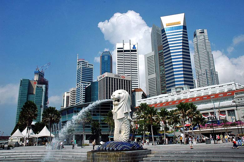 The Merlion, half fish half lion, and the official mascot of Singapore © Jpatokal - Wikimedia Commons