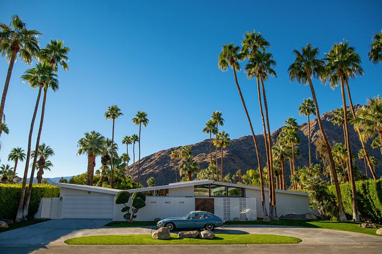 Signature mid-century Modernist architecture Signature mid-century Modernist architecture