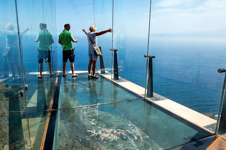 The Mirador de Abrante skywalk, La Gomera © Phil Crean A - Alamy Stock Photo