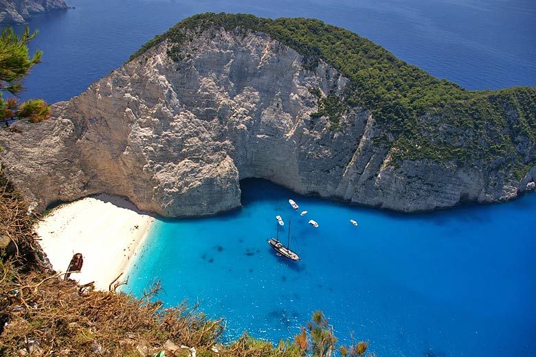 Navagio Beach, Zante © Sokoban - Wikimedia Commons