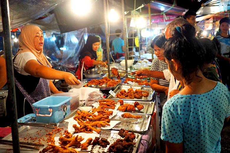Munch your way around the night markets Munch your way around the night markets