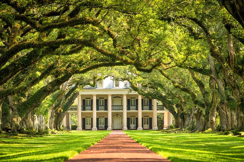 Oak Alley Plantation near New Orleans, a relic of Louisiana's dark past Oak Alley Plantation near New Orleans, a relic of Louisiana's dark past