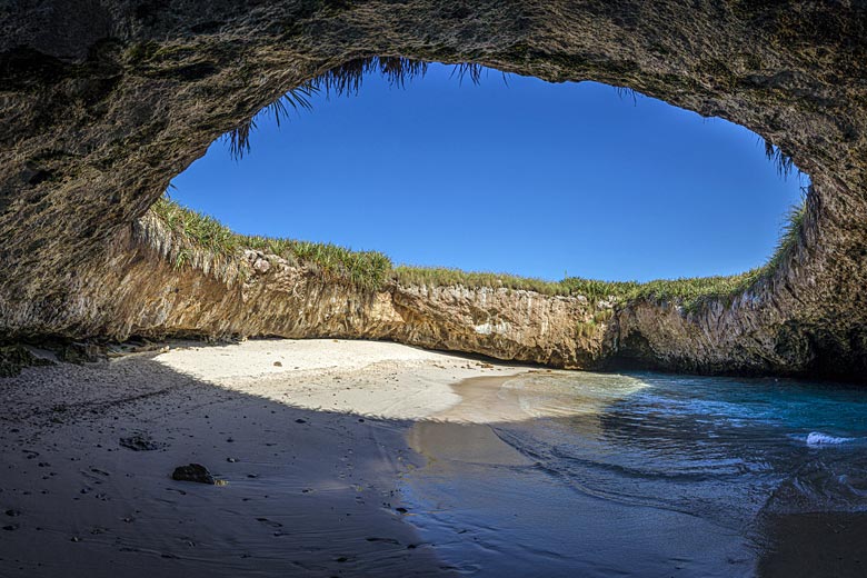 Playa del Amor, the famous Love Beach on Islas Marietas © Gabriel O - Adobe Stock Image