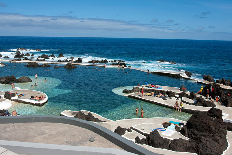 The invitingly clear waters of Porto Moniz Natural Pools © Mike Chellini - Flickr Creative Commons