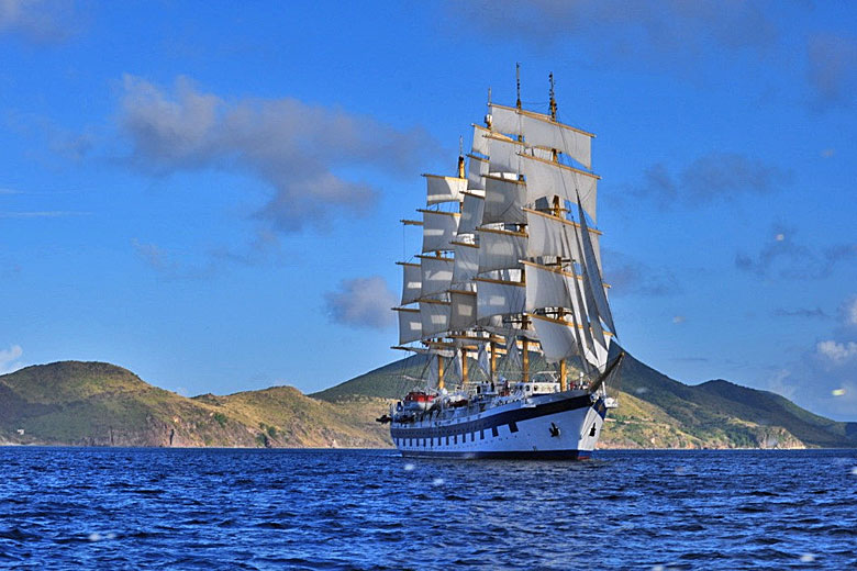 The Royal Clipper on a cruise in the Caribbean © Chris Owen - Wikimedia Commons The Royal Clipper on a cruise in the Caribbean © Chris Owen - Wikimedia Commons