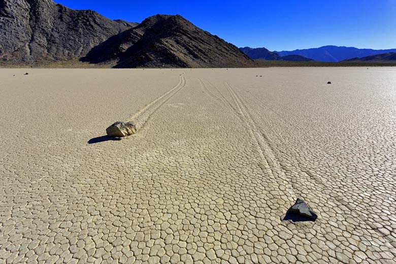 Sailing stones on Racetrack Playa, Death Valley National Park © Rudolf Friederich - Fotolia.com