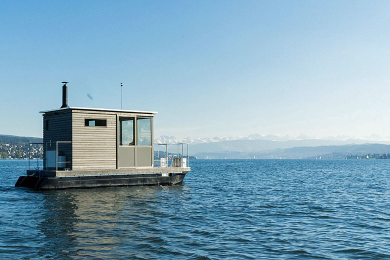 Unwind in the heat of the sauna boat on Lake Zurich Unwind in the heat of the sauna boat on Lake Zurich