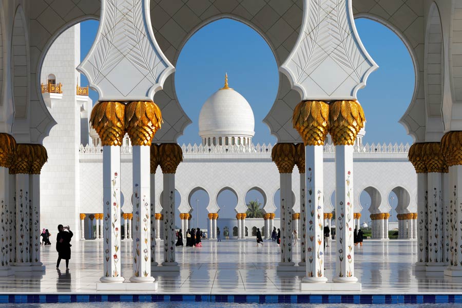 Inside the magnificent Sheikh Zayed Mosque, Abu Dhabi Inside the magnificent Sheikh Zayed Mosque, Abu Dhabi