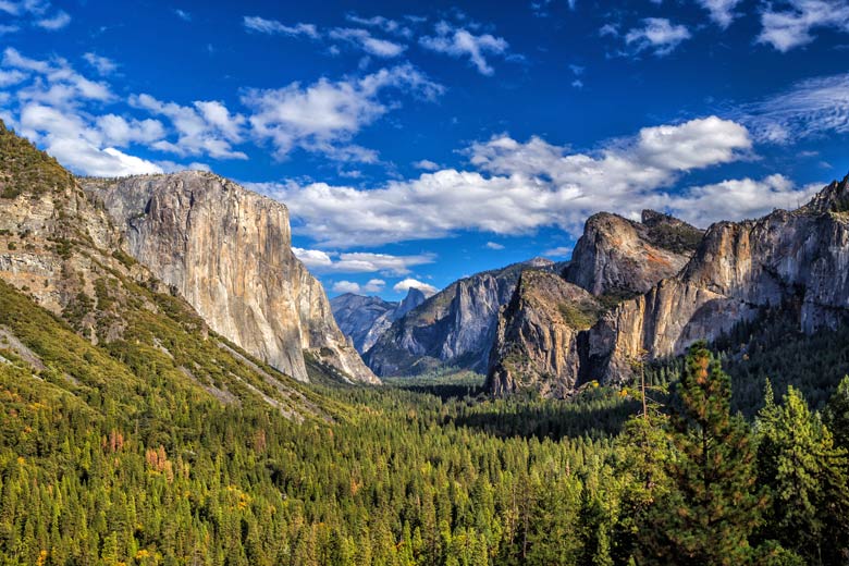Summer in Yosemite National Park, California © f11photo - Fotolia.com