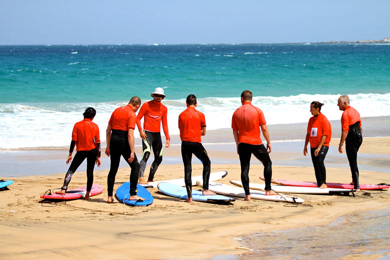 Surfing class on El Cotillo Beach, Fuerteventura © fabcom - Flickr Creative Commons