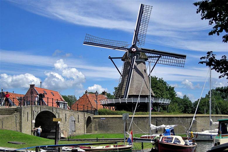 The Sloten Windmill, Amsterdam © Udo Ockema - Wikimedia Commons