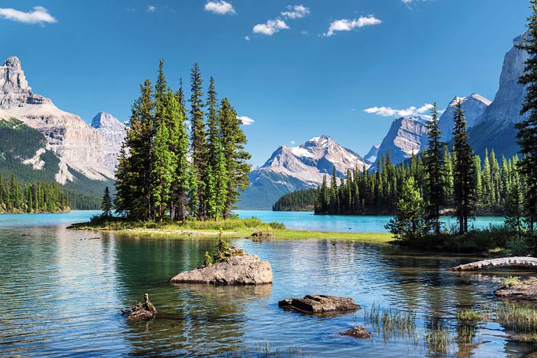 Top reasons to visit Alberta, Canada © Lucky Photo - Adobe Stock Image