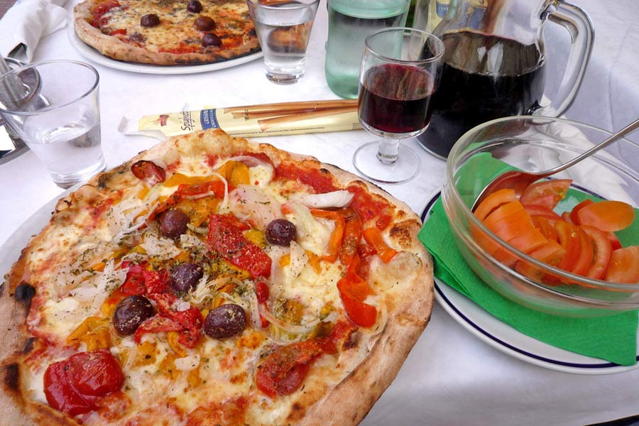 Travel blogs can help you find the best food Travel blogs can help you find the best food