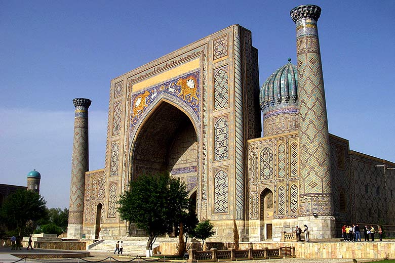 The 15th century Ulughbek Madrassah in Samarkand, Uzbekistan © RyansWorld - Wikimedia Commons