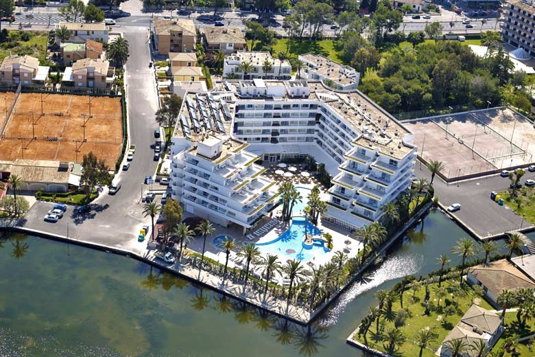 4* Viva Eden Lago Hotel, Esperanza Lake, Majorca © Viva Hotels & Resorts