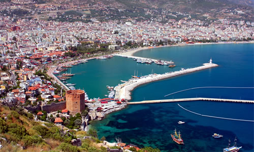 Alanya Bay and the Red Tower © Vasilyev | Dreamstime.com