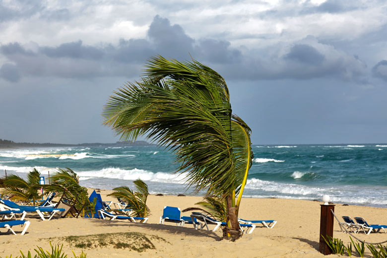 Compare weather at two destinations © fototehnik - Fotolia.com Compare weather at two destinations © fototehnik - Fotolia.com