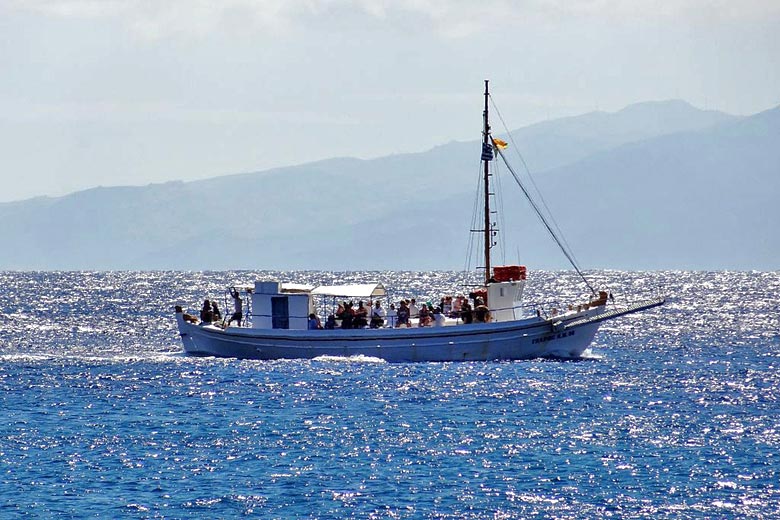Boat trip from Mykonos © Olaf Tausch - Wikimedia Commons Boat trip from Mykonos © Olaf Tausch - Wikimedia Commons